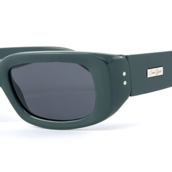 The Trendy C09